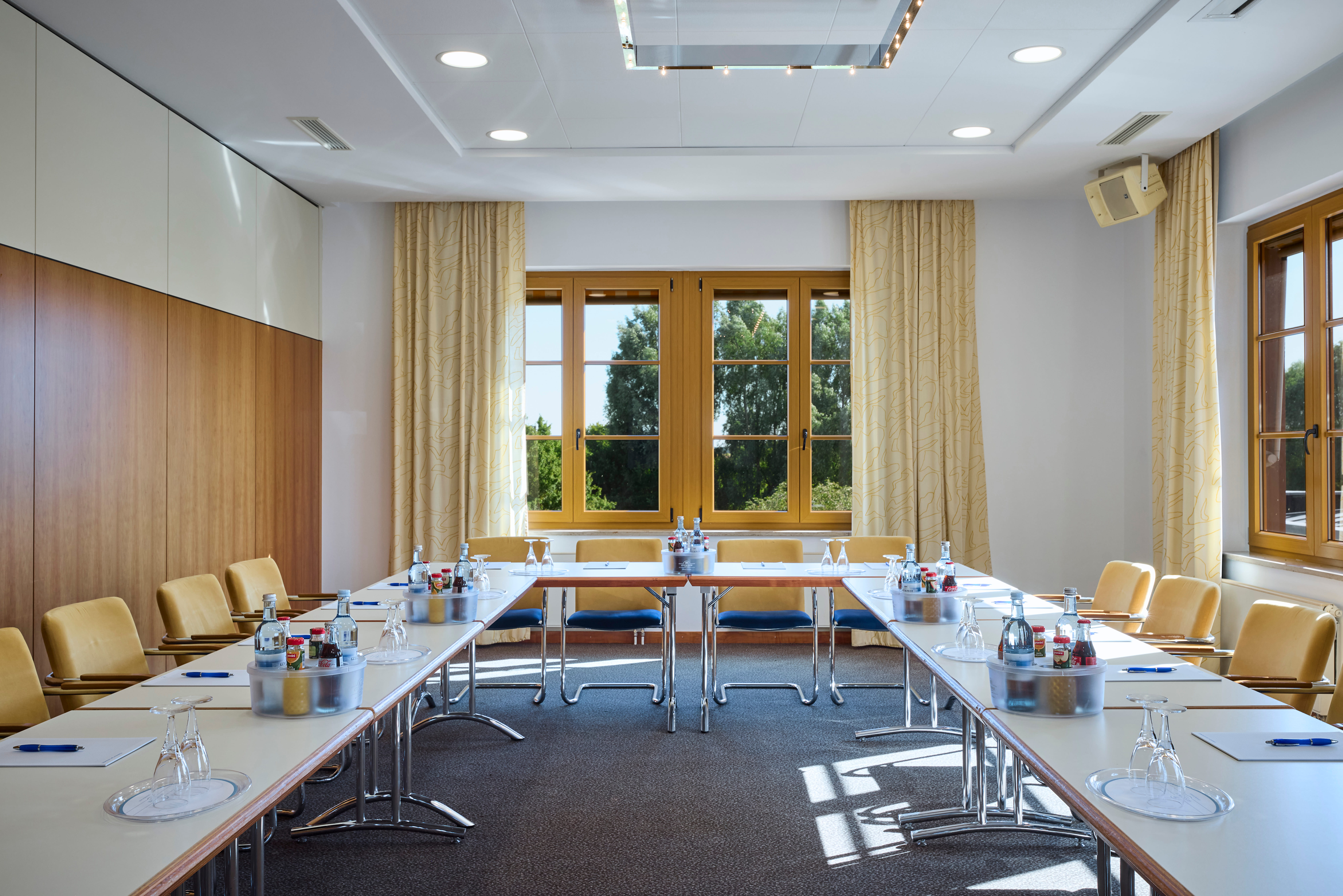 RCFS_Meeting-Room_16189_WOL__1_.jpg 