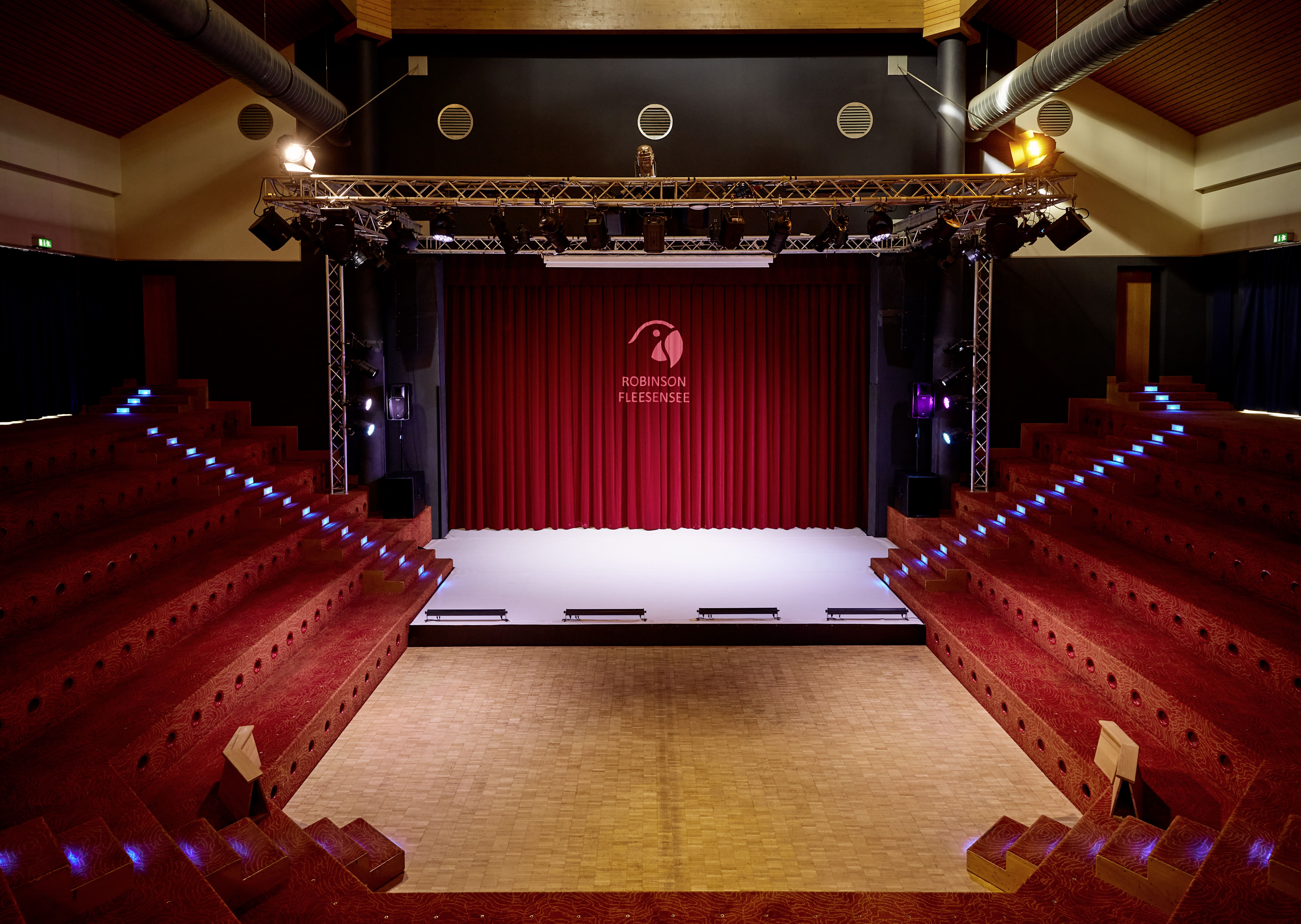 fs_14301_Theater_WOL.jpg 