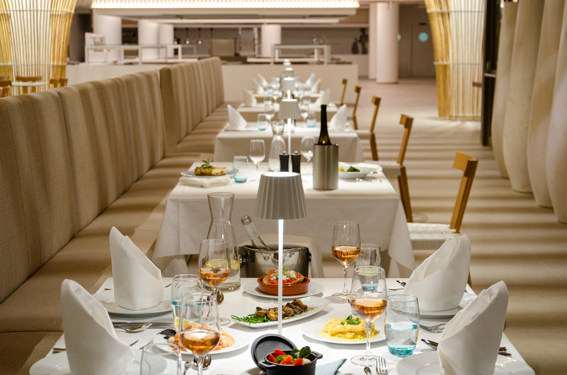 ip96_13890_Hauptrestaurant_WOL.jpg 