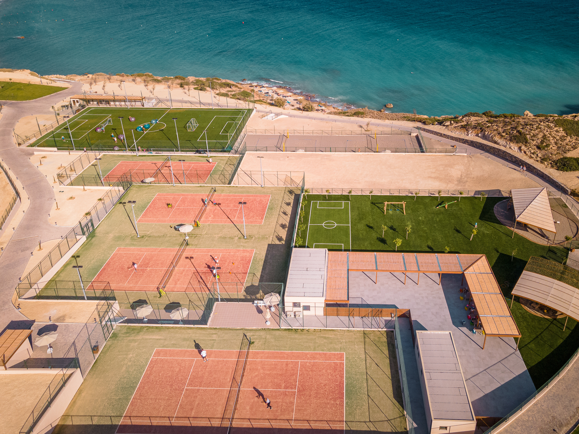 ip96_13923_Aerial_Sports_Area_WOL.jpg 
